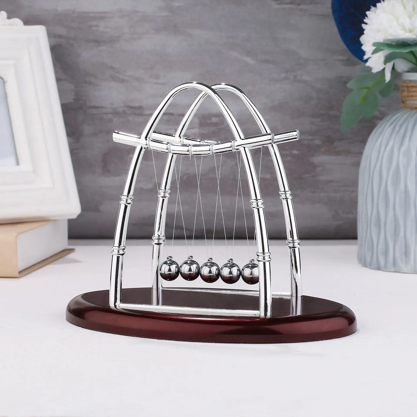 Newtons Cradle  Pendulum